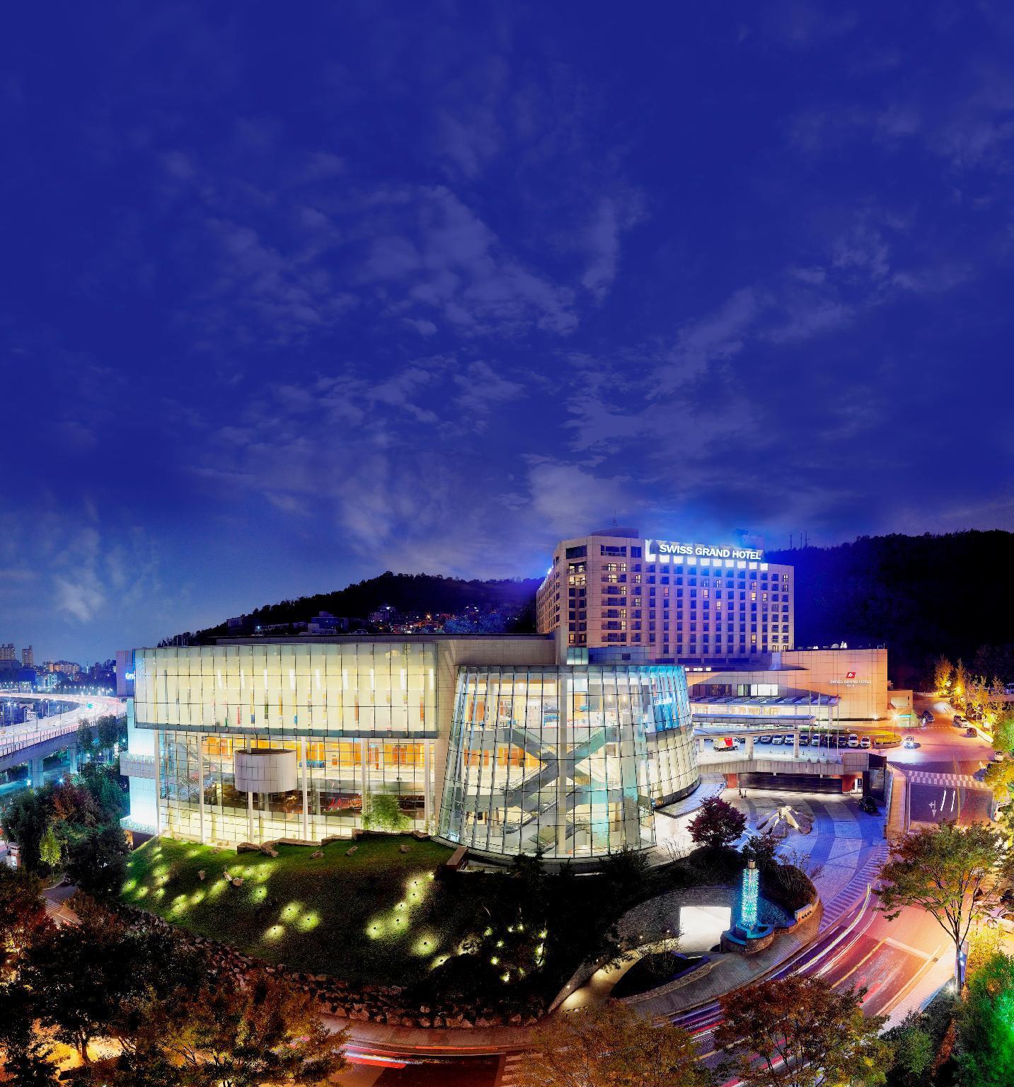 Swiss Grand & Grand Hotel