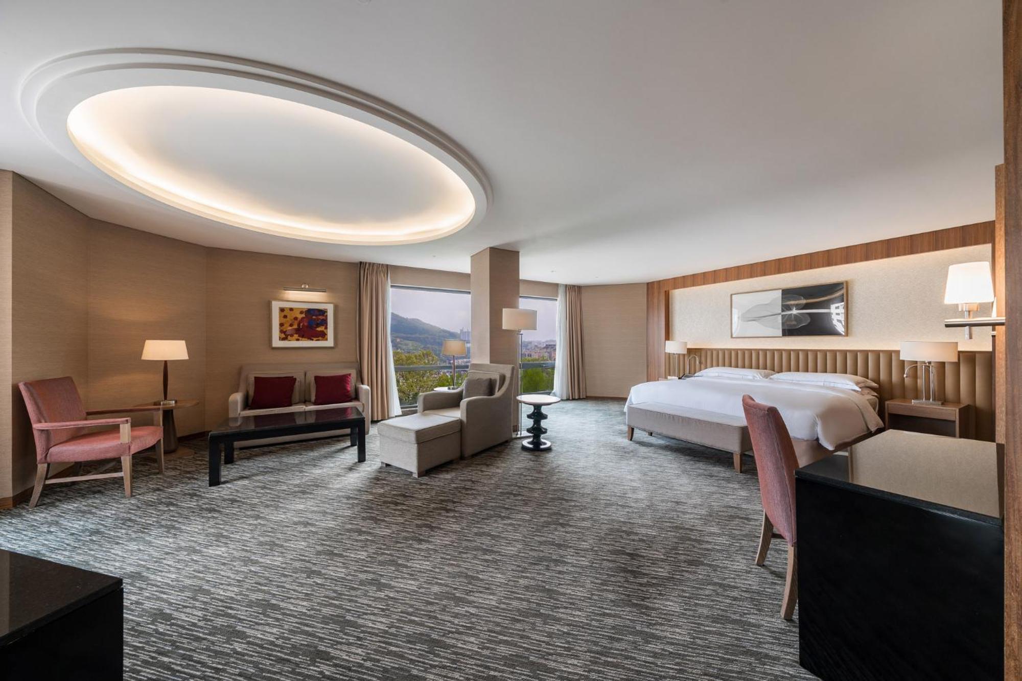 Hotel Swiss Grand & Grand