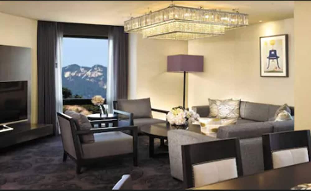 Hotel Swiss Grand & Grand